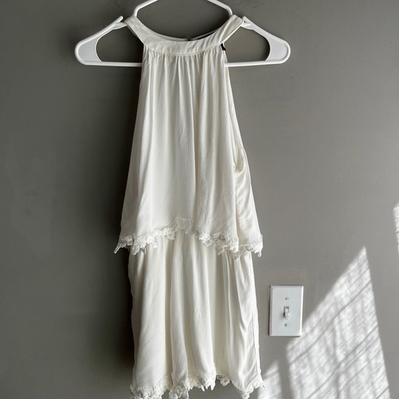 Forever 21 White Romper Halter Neck Sleeveless Lace Trim Flowy Casual Summer - Picture 1 of 12